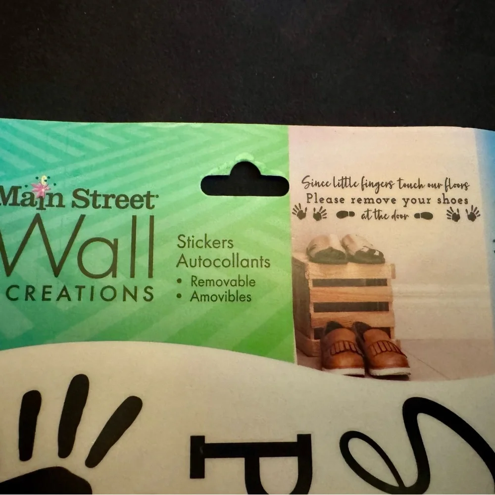 ⭐️⭐️$5 Wall Decal - Please Remove Your Shoes -‎ Black